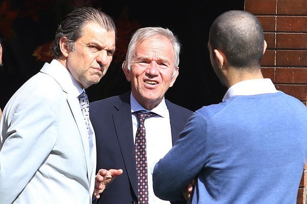 <p>Aníbal Mossa, actual presidente de Blanco y Negro (ByN) junto a Gabriel Ruiz-Tagle, exministro de Deportes y expresidente de ByN. Foto: Agencia Uno </p>