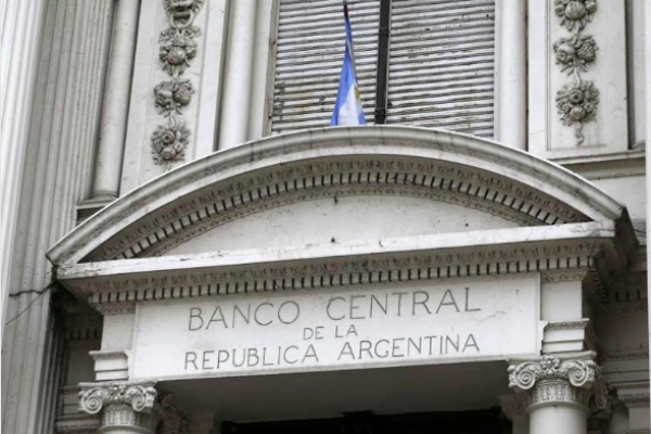 Argentina se está quedando sin dólares para pagar la deuda