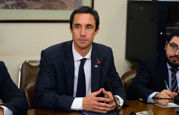 Senado aprueba en general ley corta de distribución