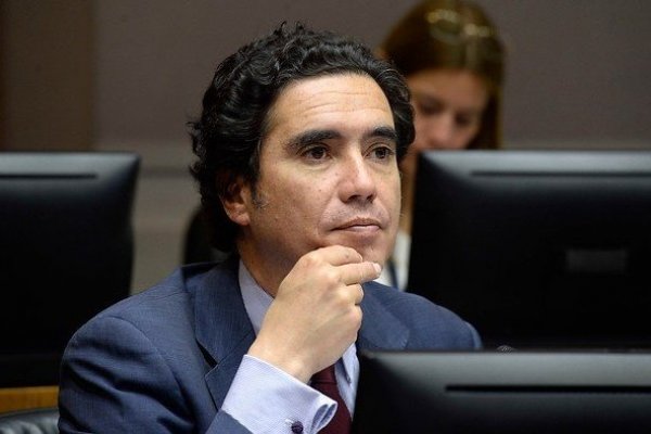 Ministro Briones destaca que acuerdo por Constitución beneficiará a la economía