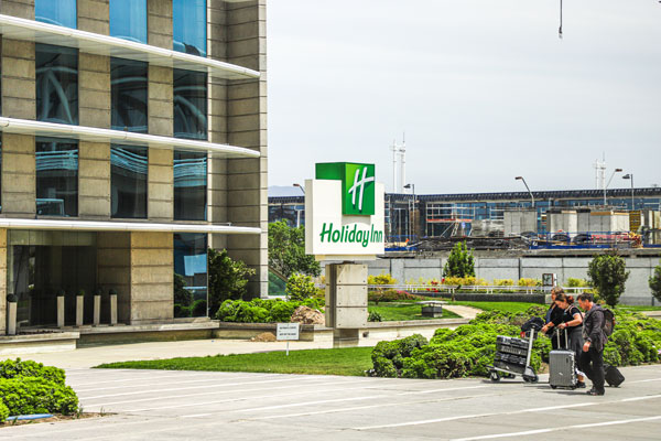 Estallido social impacta al alza ocupación de hoteles cercanos al aeropuerto