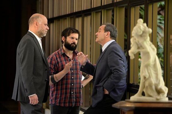 Nueva Constitución: División del Frente Amplio obligó a postergar reunión para crear la mesa técnica