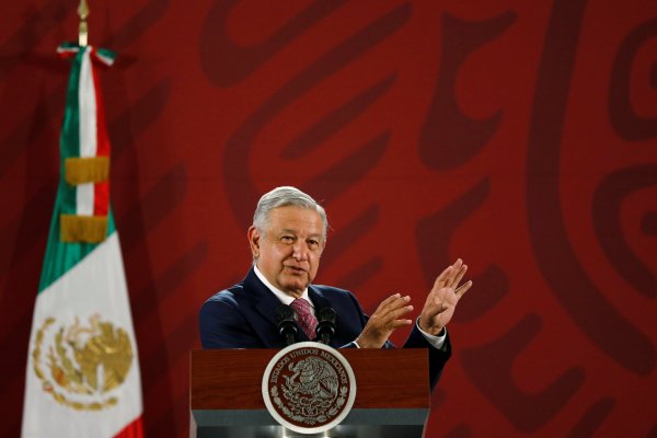 AMLO busca reactivar la economía y anuncia enorme plan de inversión privada en México