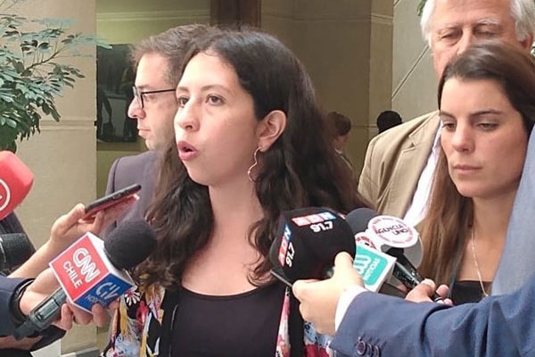 Oposición insiste en legislar sobre sueldo mínimo en paralelo a ingreso garantizado