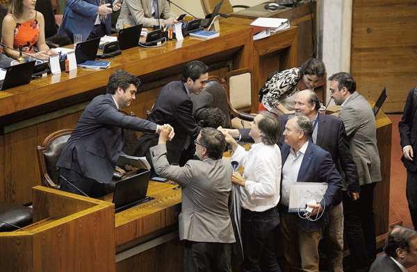 Congreso aprueba Presupuesto con pago de mayores pensiones en diciembre y gasto subirá 4,5%