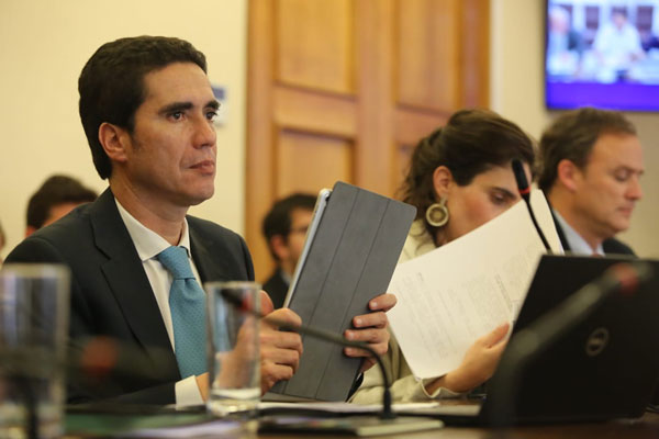 Mayor gasto aprobado por el Congreso llevaría déficit fiscal a su nivel más alto desde 2009