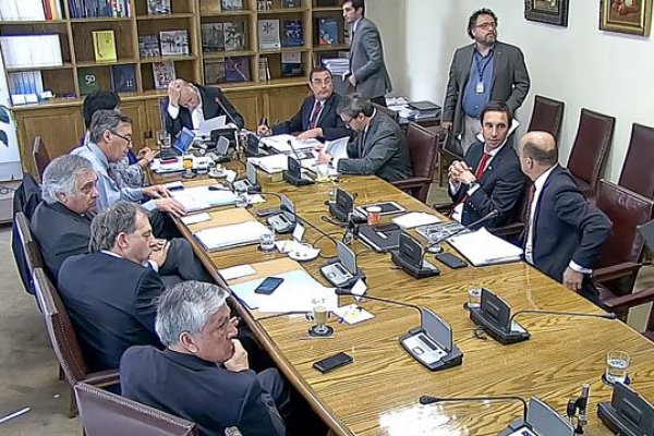 En doble jornada sesionó ayer la comisión. Foto: Senado