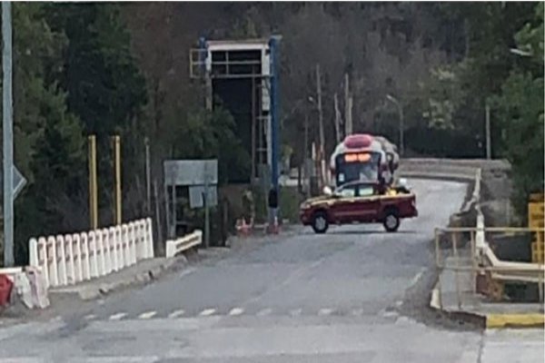 Un bloqueo de buses se produjo el día 23 de octubre en la entrada de un puente de control.