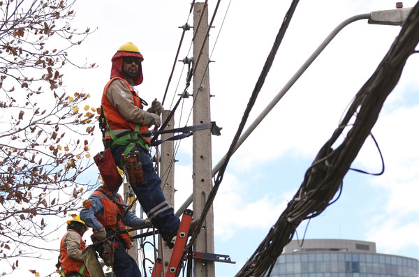 Distribuidoras eléctricas van contra la SEC por subvalorización de activos