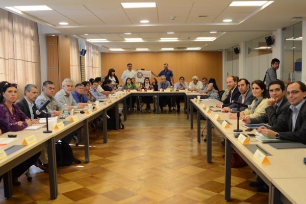 Reajuste del sector público: trabajadores insisten en alza salarial de 7% y piden mejoras en condiciones laborales