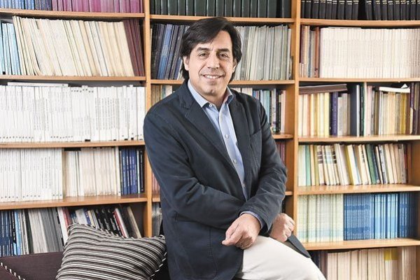 Larraín plantea crear fondos de desarrollo inmobiliario: "La prioridad es reconstruir todas las zonas vandalizadas"