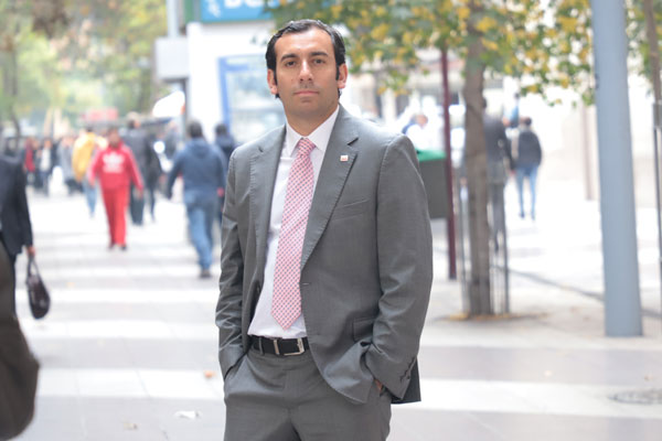 Gobierno financiará hasta 25% de sueldos de trabajadores de empresas golpeadas por conflicto