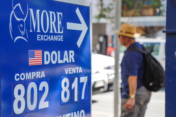 El lunes el Banco Central comenzó a intervenir en el tipo de cambio. Foto: Julio Castro