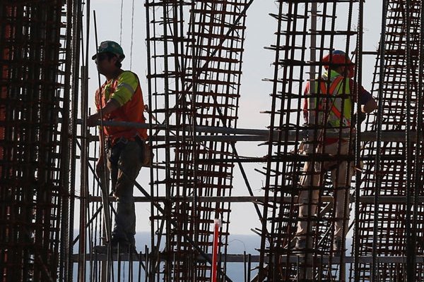 Banca ajusta inversión y consumo en 2020