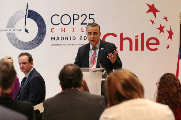 Claudio Muñoz, presidente de Aguas Andinas, en su presentación en la COP25.
