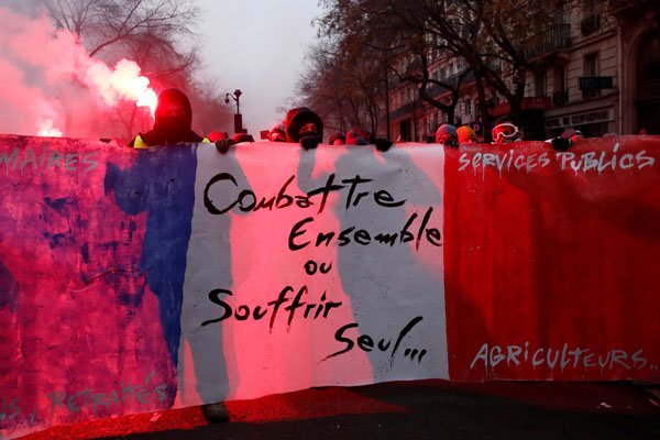 Sindicatos de Francia aumentan la presión por reformas de Macron