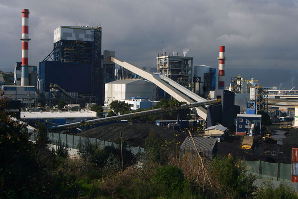 El plan del gobierno fija 2040 como el año final de las termoeléctricas a carbón. Foto: Agencia Uno