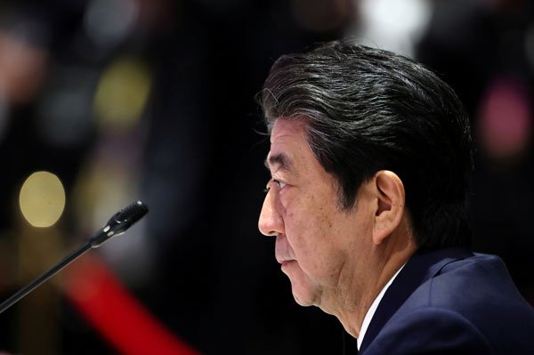 Japón lanza “poderoso” plan de estímulo para apuntalar la economía