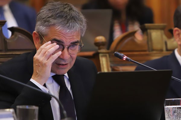 Marcel advierte que de no recuperar la normalidad en el país el panorama económico será "significativamente más sombrío"
