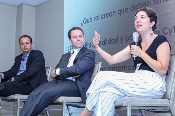 Aisén Etcheverry, Hans Eben y Alan García discutieron sobre el nuevo rol de la ciencia.