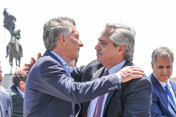 El fin de semana, Macri y Fernández acudieron juntos a una misa frente a la Basílica de Luján.