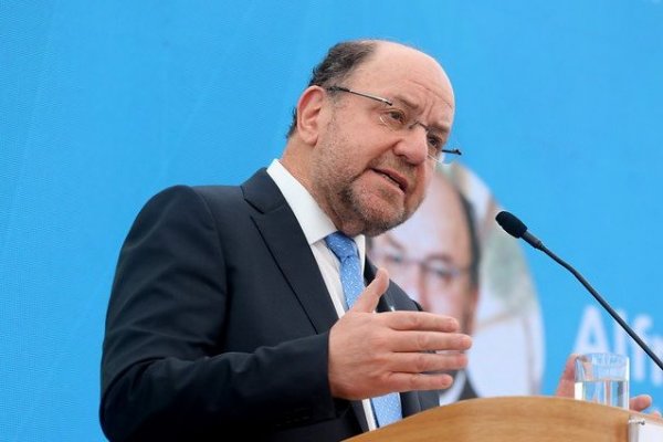 Ministro Moreno le pone límites al actual aeropuerto de Santiago: "Si queremos tener uno nuevo hay que comenzar a definirlo hoy"