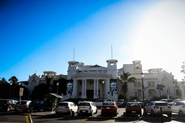 Efectos de conflicto social fuerzan a Enjoy a modificar covenants de bonos por segunda vez en el año