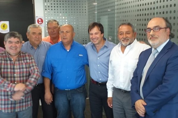 Pescadores tras encuentro con ministro de Economía: “Reunión franca, pero aún no hemos conseguido nada”