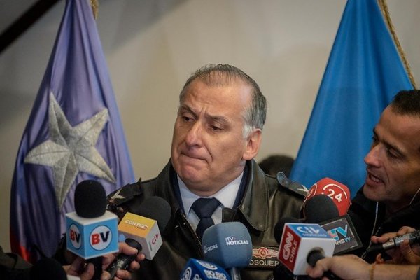 FACH recupera restos que podrían pertenecer al avión Hércules C-130 siniestrado