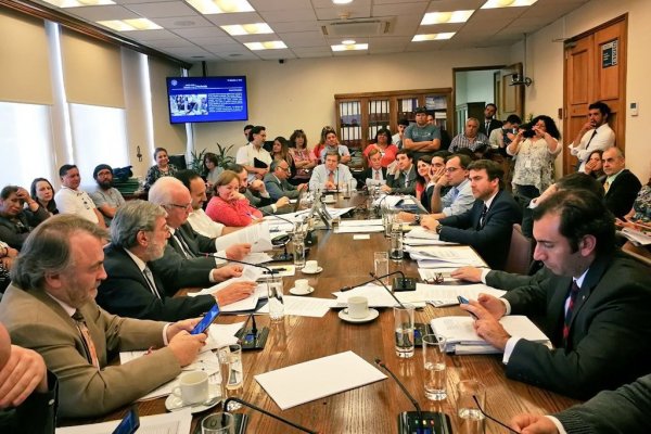 Cámara de Diputados rechazó proyecto de reajuste del sector público y Gobierno insistirá en el Senado