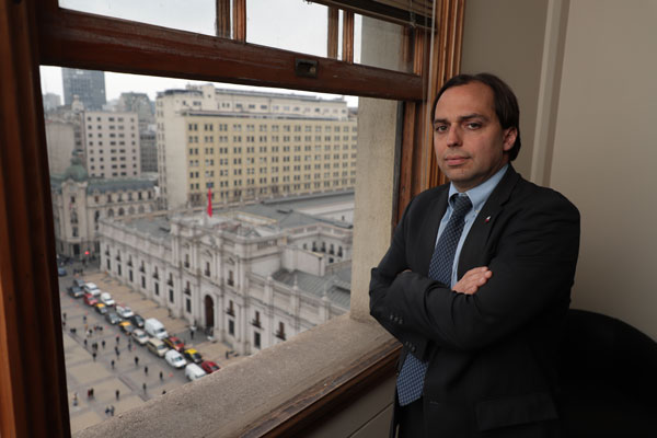 Matías Acevedo, el nuevo director: hombre de la casa y con llegada en La Moneda