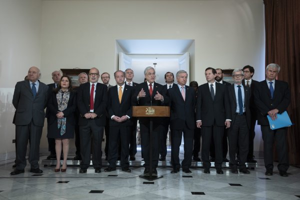 Expertos convocados por Piñera asumen escenario de reducción de jornada laboral y plantean dos fórmulas de gradualidad