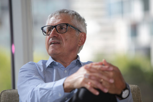 Eugenio Tironi analiza modelo chileno con empresas familiares