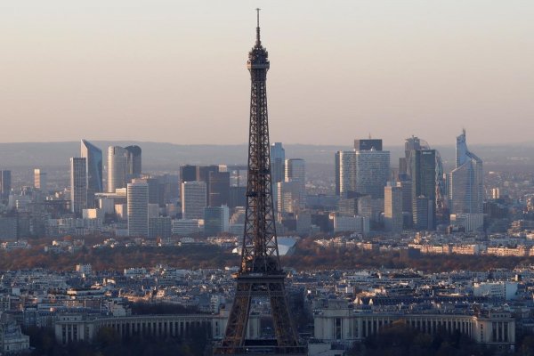 Nuevo revés para Macron: renuncia encargado de reforma de pensiones en Francia