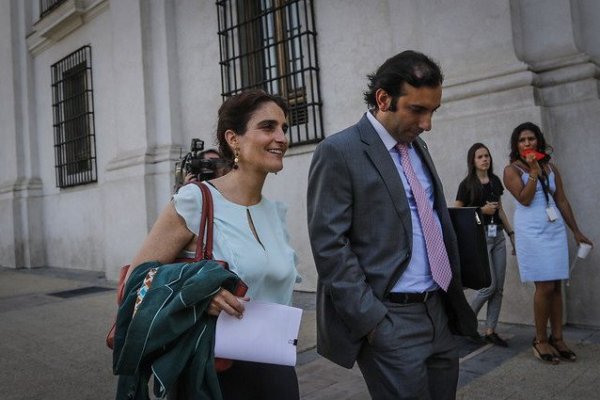 Presidente Piñera y ministra Zaldívar analizan propuestas de mesa técnica por 40 horas