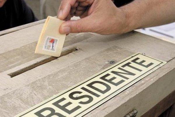 El voto obligatorio se toma el debate y las encuestas lo apoyan