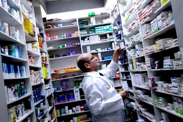 Fallo de primera instancia obliga a farmacias condenadas por colusión a indemnizar con más de $ 2.000 millones a clientes