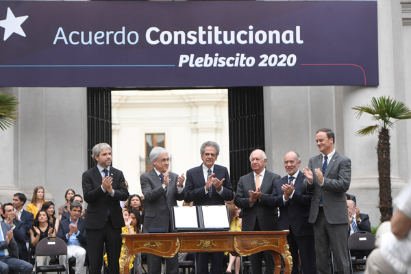 Nueva Constitución: Piñera promulga ley que da luz verde al plebiscito de entrada en abril