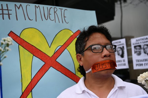 <p>Arcos Dorados deberá pagar en Perú cerca de US$ 256 mil por "infracciones muy graves" tras muerte de trabajadores en un McDonald's</p>