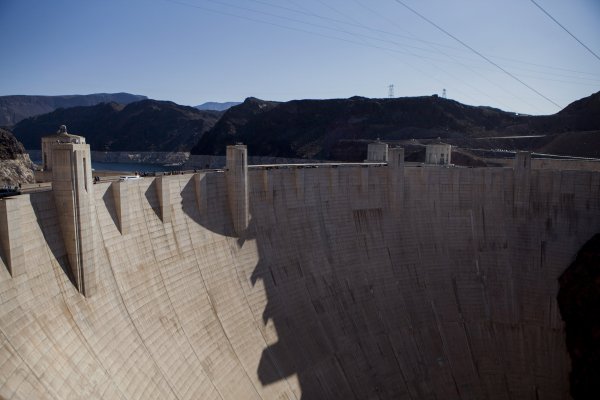 Gobierno lanza campaña para cuidar el agua y señala que suministro energético está asegurado