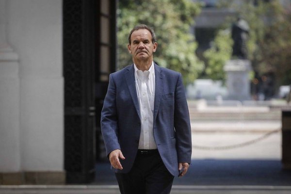 Senadores RN anuncian voto de rechazo a cambio constitucional "con hoja en blanco. Sería un error"
