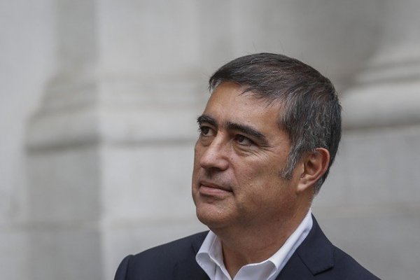 Desbordes tilda de "legítima" opción de rechazo de senadores y afirma que la mayoría de la comisión política está por el "SÍ"