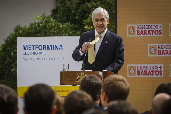 Piñera promulga ley que permitiría reducir en 80% precio de medicamentos