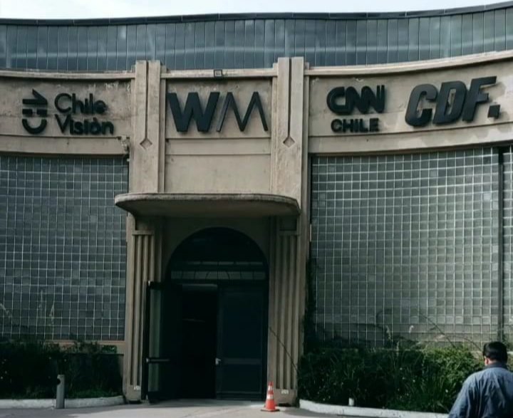<p>Grupo Turner cambió su logo en Machasa por el de Warner Media</p>