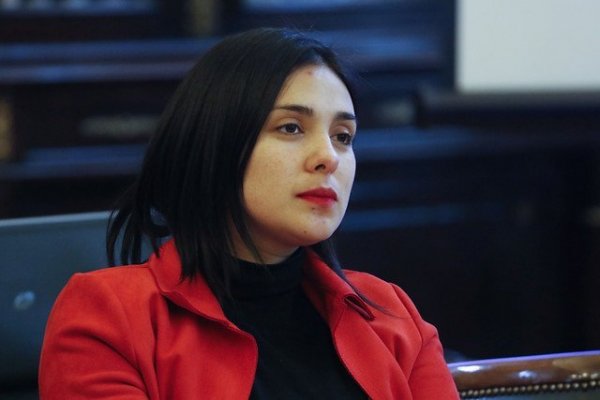 <p>Karol Cariola y conversaciones con el Gobierno por 40 horas: "Le pedimos a la ministra que llegara con una propuesta concreta (...) lo importante es que podamos conversar"</p>