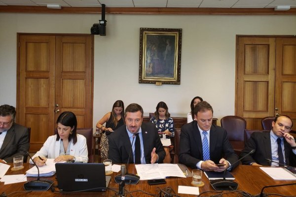 Ingreso mínimo garantizado: Comisión de Trabajo del Senado aprueba idea de legislar y propone cambio al nombre de la propuesta
