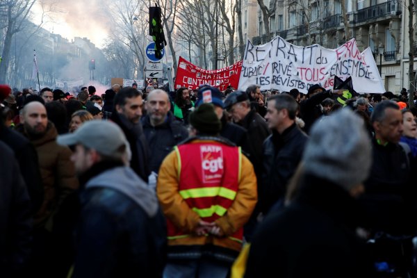 Las protestas sociales en Francia pasan factura en la Bolsa de París