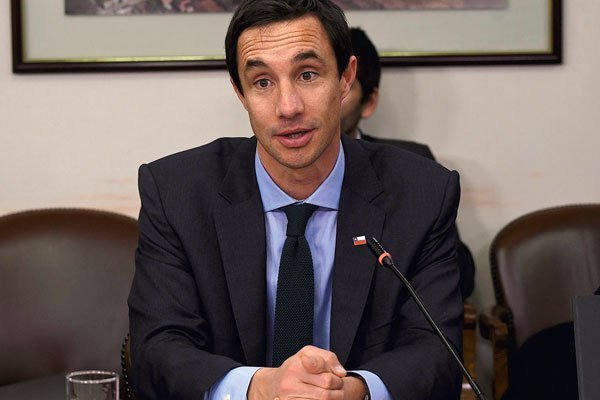 Ministro Jobet asegura que tarifas eléctricas no debieran ajustarse por los próximos dos a tres años