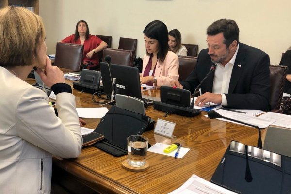 Ingreso mínimo avanza en el Senado y se mantiene indicación que limita el aporte sólo para trabajadores de Pyme
