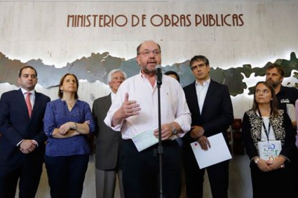 MOP pide a municipalidades reducir uso del agua en 10%